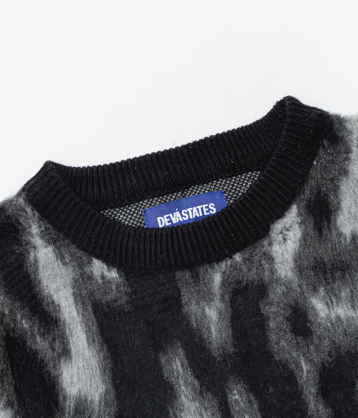 DEVÁ STATES "Brushed Knit Sweater -BARK-" Black