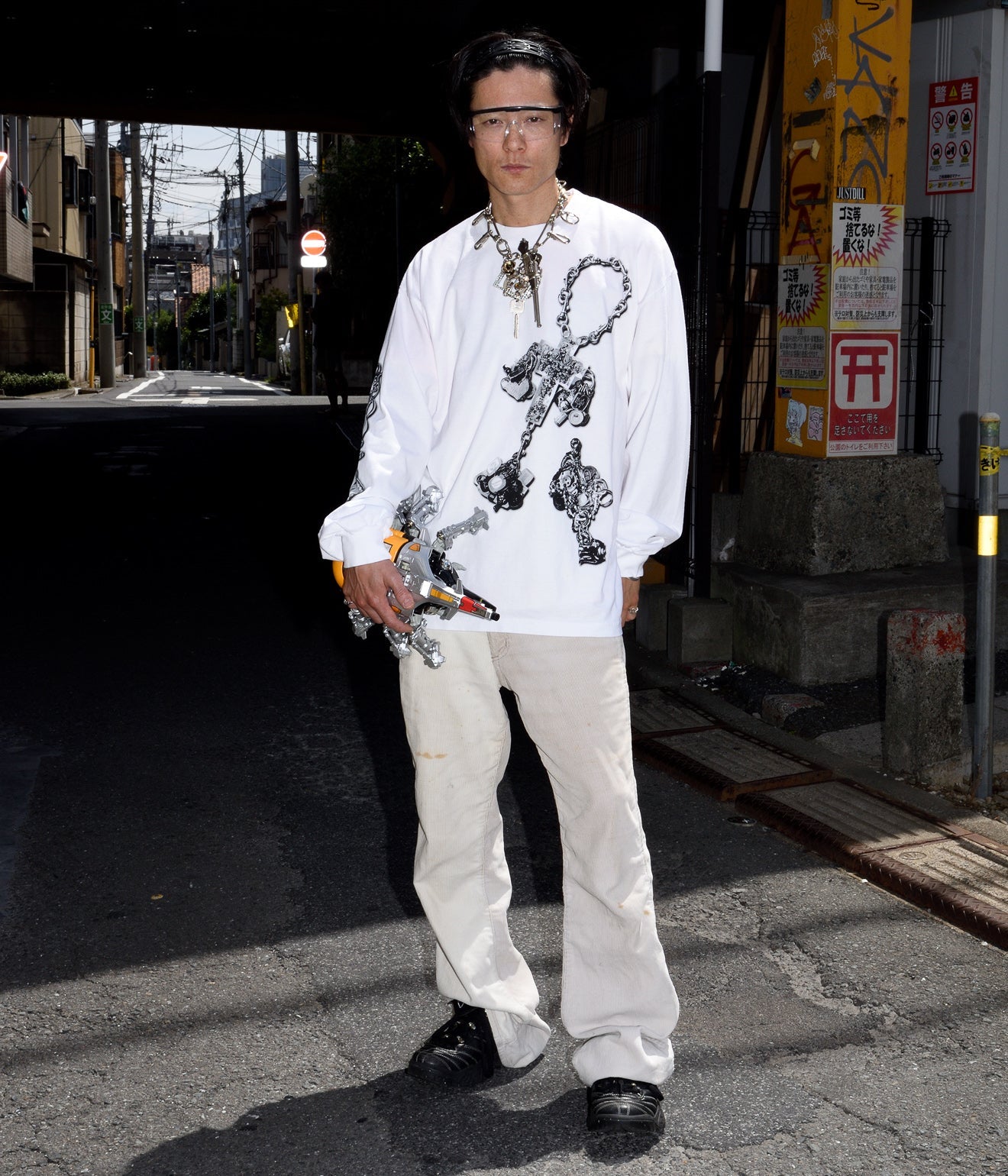 b.Eautiful x LEO GON’DO "Chains LS Shirt" White - WEAREALLANIMALS