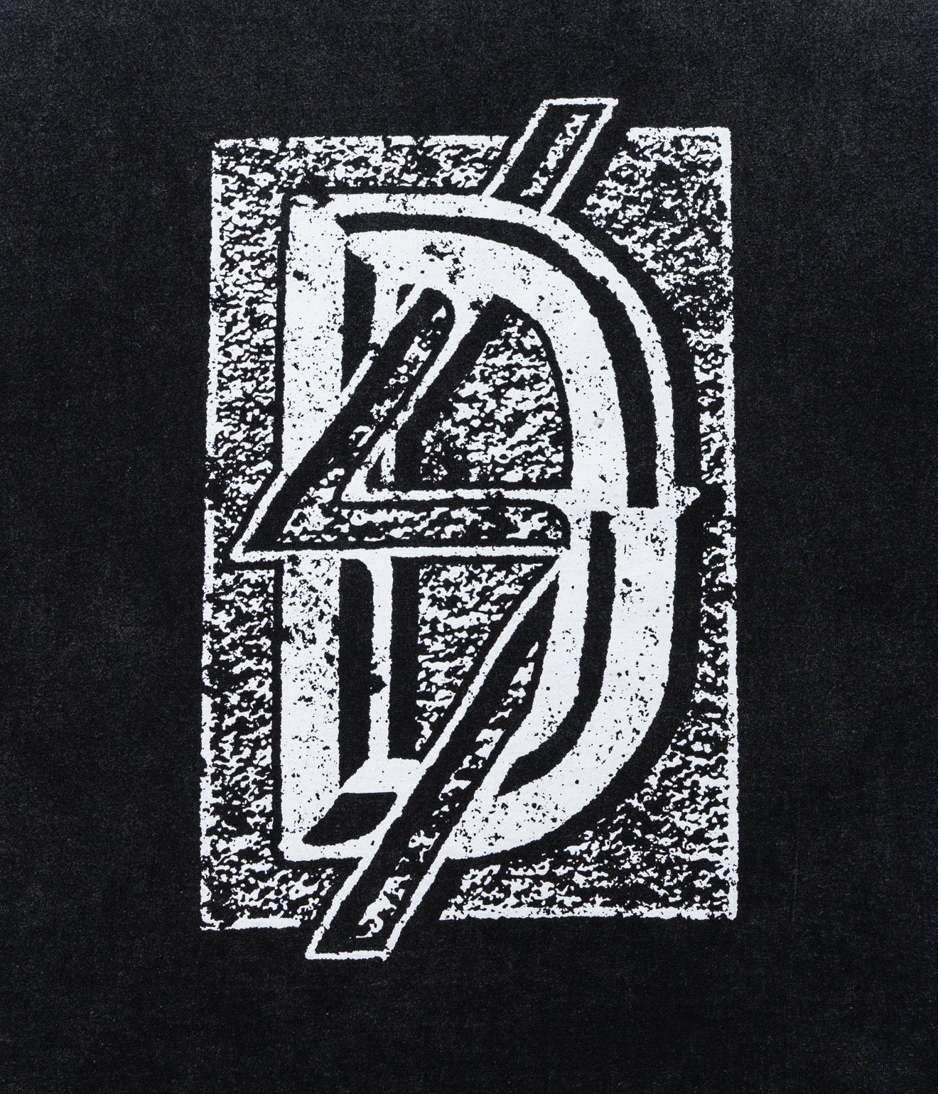 DEVÁ STATES "S/S Tshirt - MORTAR" Washed Black - WEAREALLANIMALS