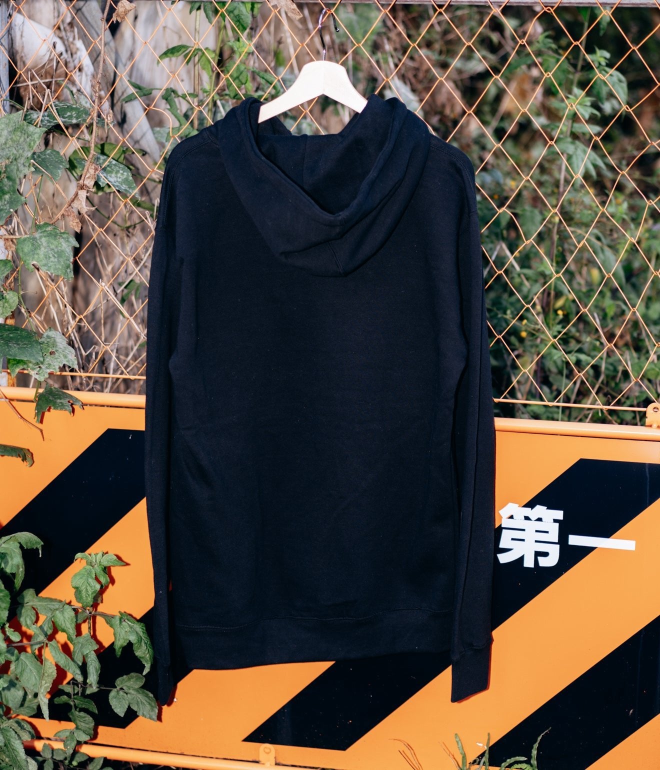 OASIS "DECCA LOGO" P/O HOODIE BLACK - WEAREALLANIMALS