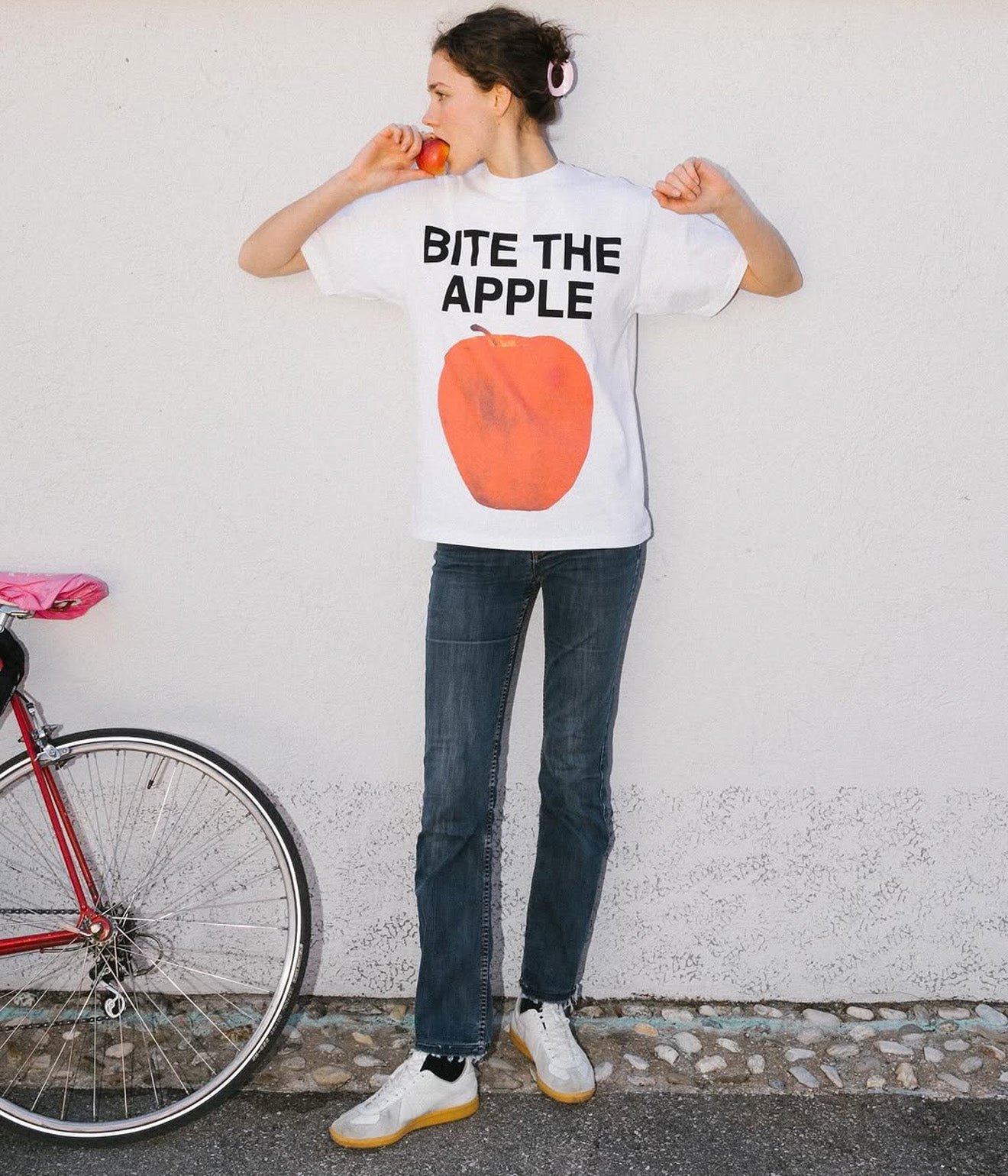 Public Possession "BITE THE APPLE T - SHIRT" WHITE - WEAREALLANIMALS