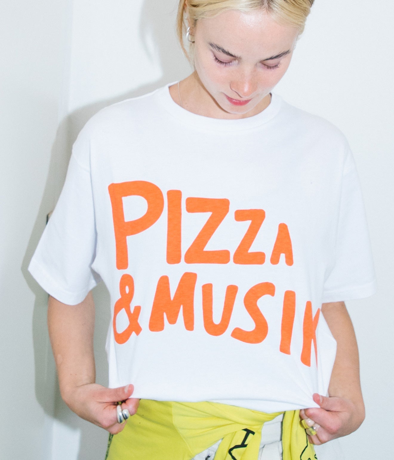 Public Possession"Pizza & Musik" T-Shirt White - WEAREALLANIMALS